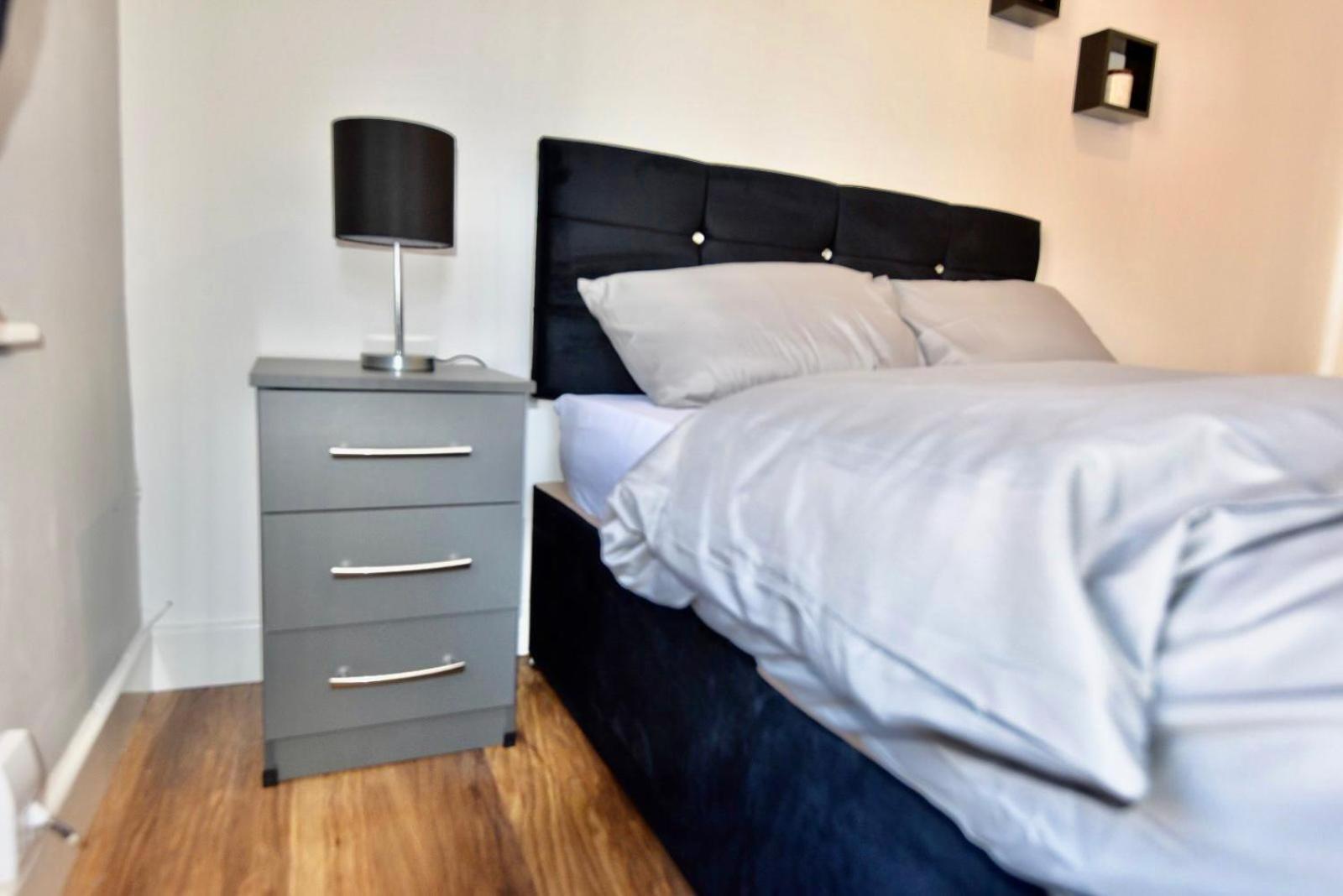 Come On In Lucas Street Newport Train Station Sleep Upto 8ヴィラ 部屋 写真